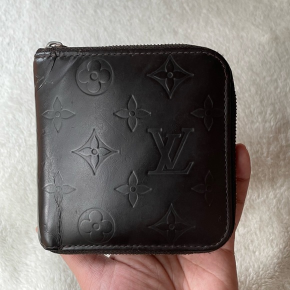 SOLD- Louis Vuitton Zippy Compact - Picture 3 of 12